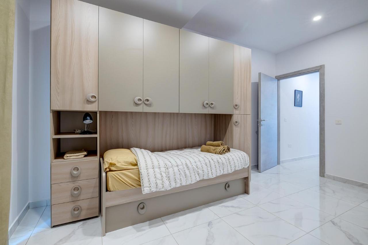 Modern Family Holiday Retreat In Gzira Sliema Exterior foto