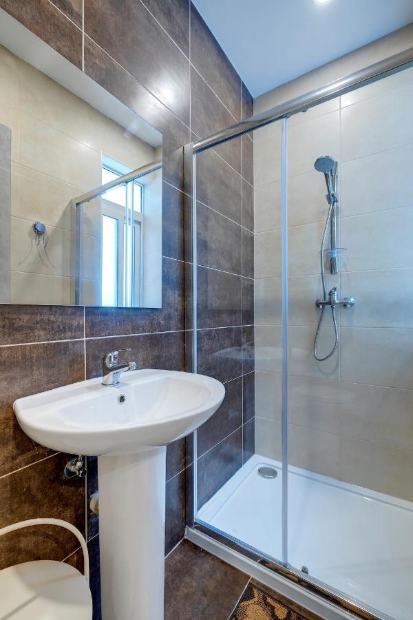 Modern Family Holiday Retreat In Gzira Sliema Exterior foto